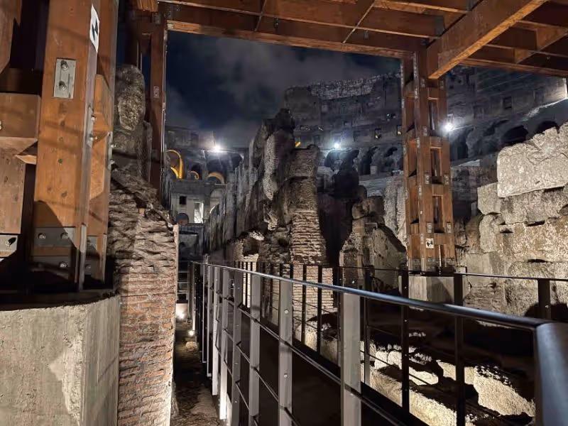 Rome Colosseum Under the Moonlight Walking Tour with Ticket